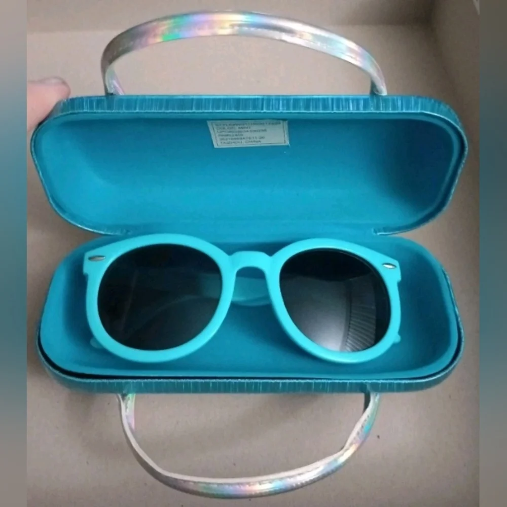 Tommy Bahama Kids' Teal Sunglasses And A Fun (Unbranded) Eyeglasses Case